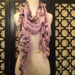 LIGHT LAVENDER  LEOPARD ‎ CHIFFONY SCARF